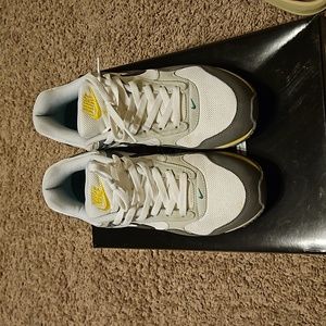 Use Nike air, max.